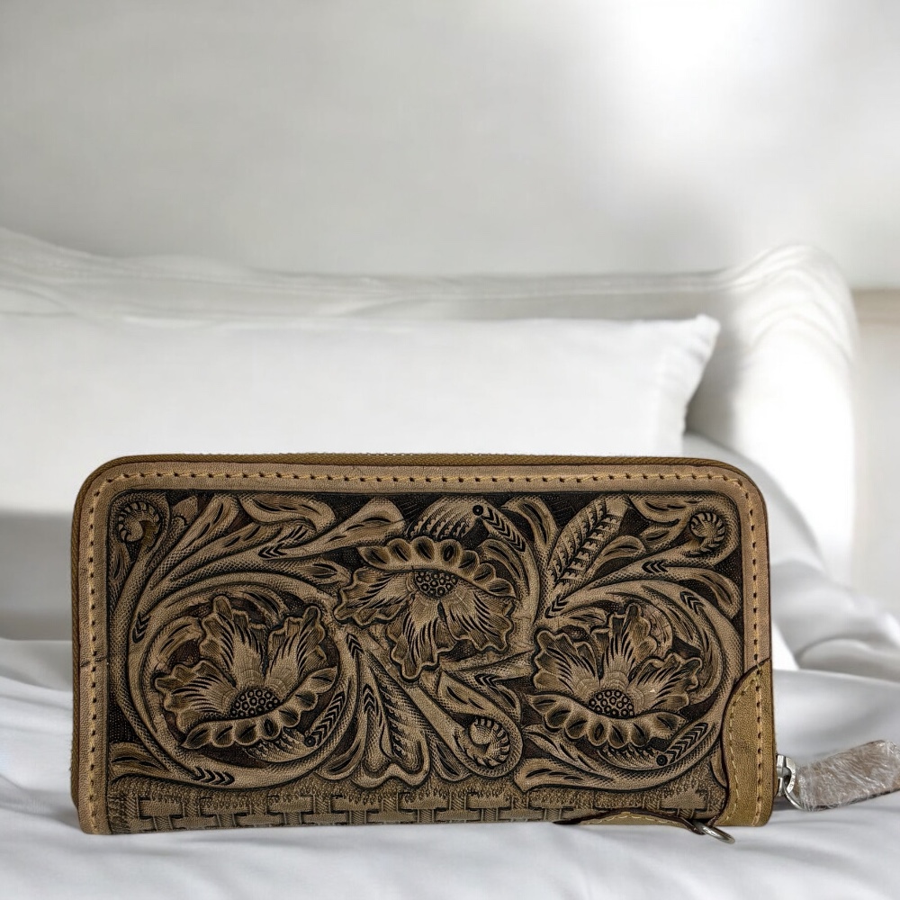 【タイ直輸入】牛革長財布　花柄型押し