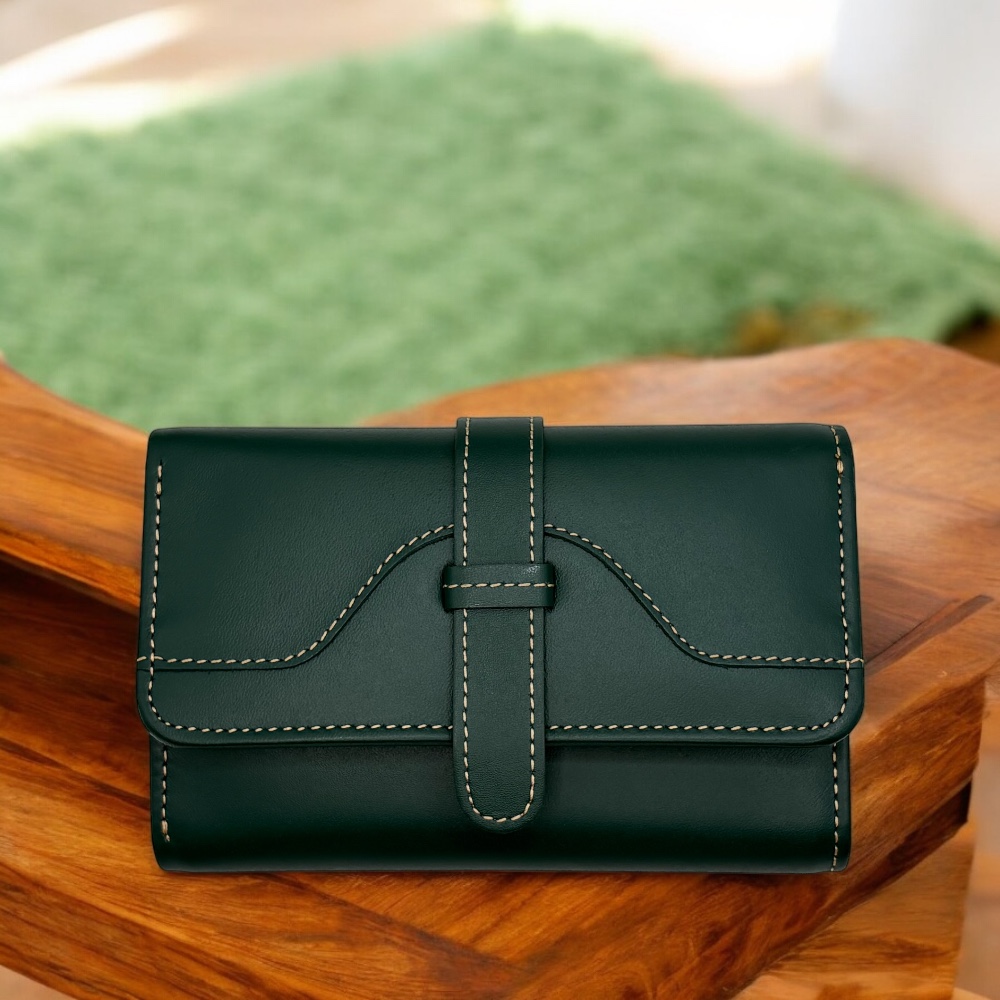 【タイ直輸入】本牛革財布　2段開閉式　三つ折り財布　収納豊富な財布　Green