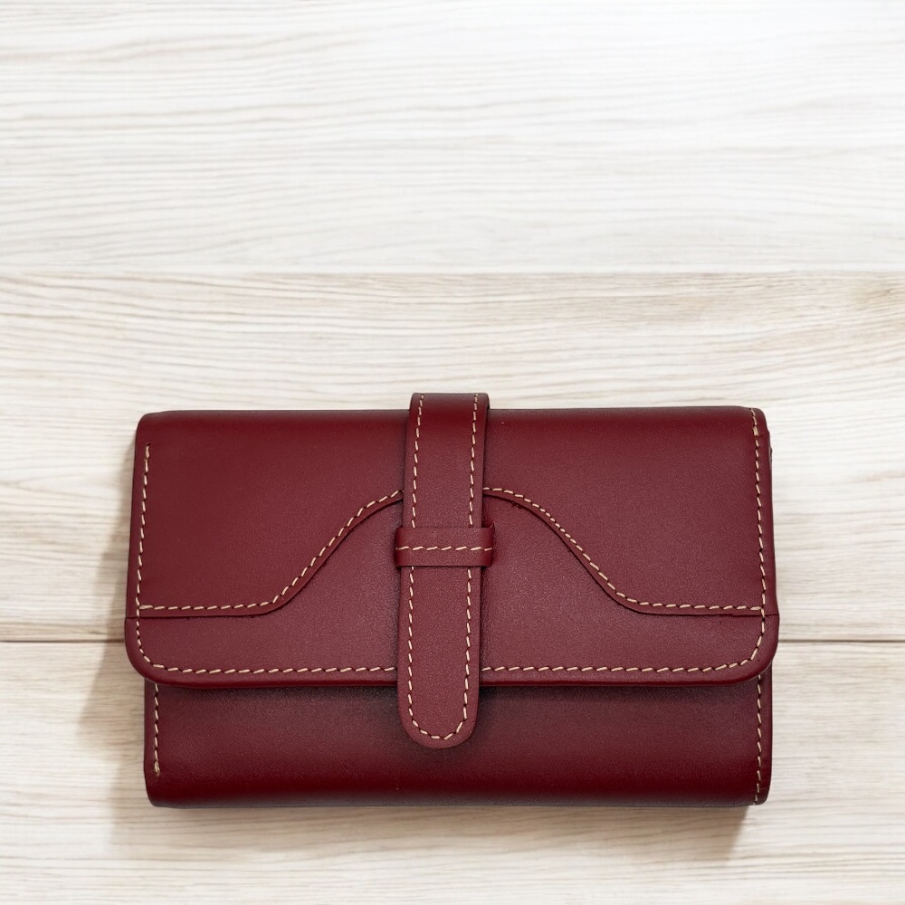 【タイ直輸入】本牛革財布　2段開閉式　三つ折り財布　収納豊富な財布　Red